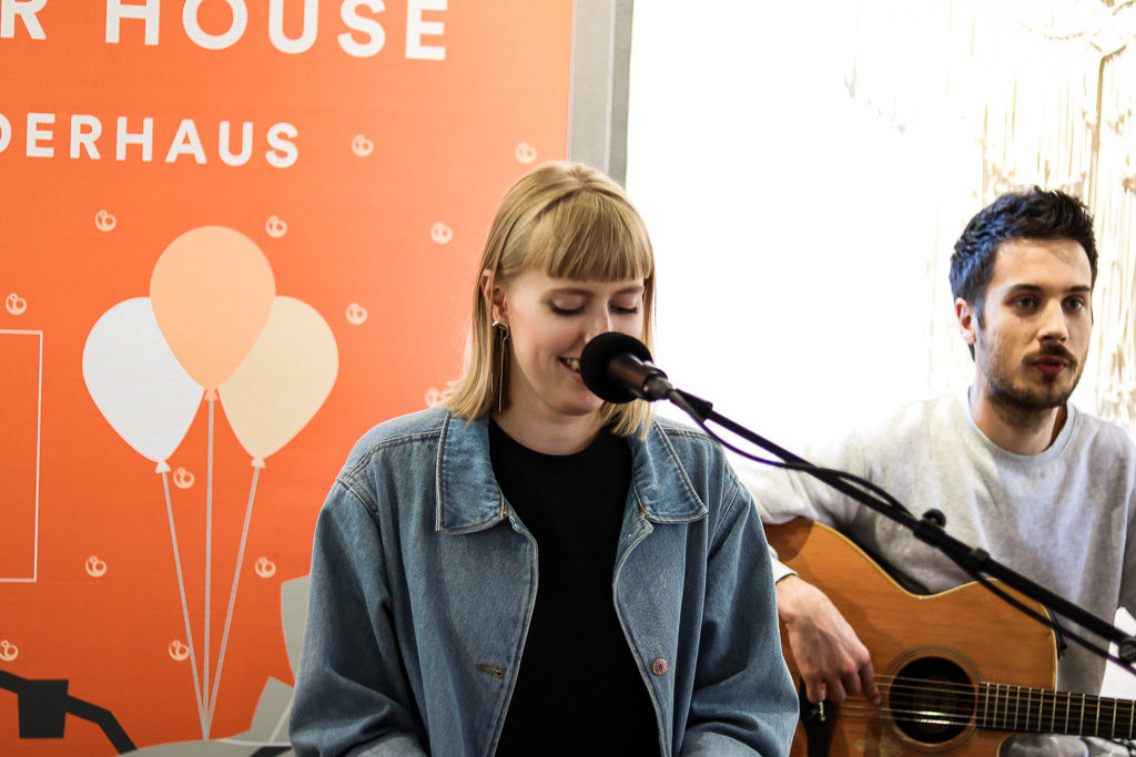 Die deutschen Sängerin Lea bei ihrem Auftritt im Stokke Summer House.