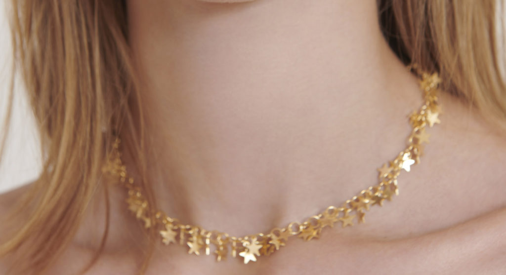 Die Necklace Stars Allover vom Schmucklabel Malaikaraiss.