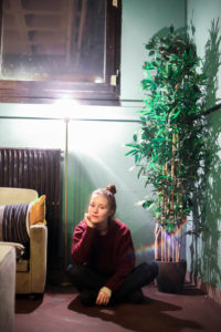 Sängerin Sigrid im Musik und Frieden beim Interview