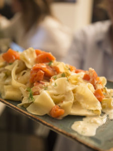 Pasta mit Lachs und Dill