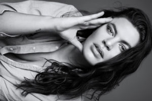 Portrait der Facets Jewelry Designerin Carolin Loebbert
