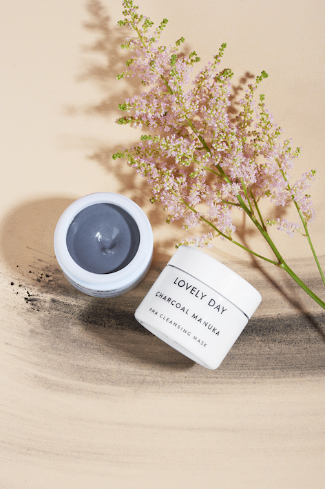 Charcoal Manuka Maske von Lovely Day