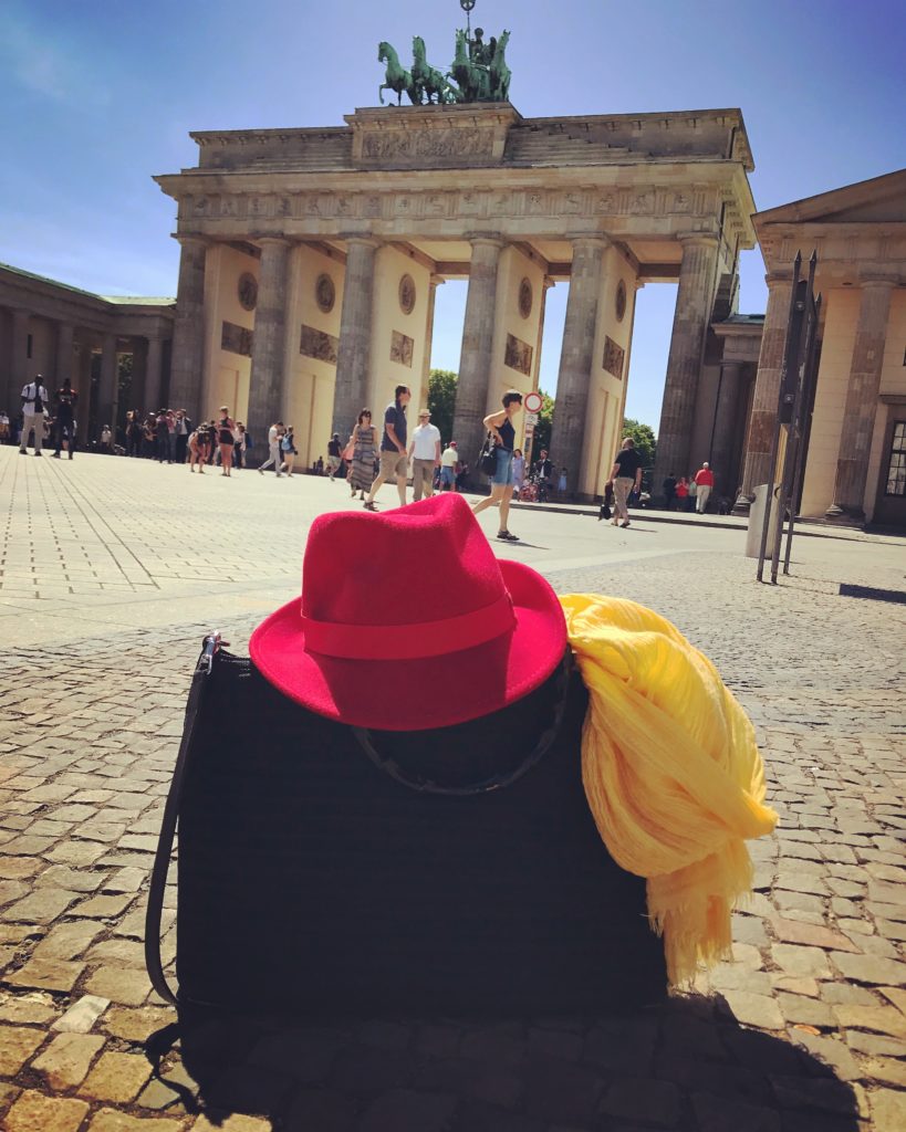 FIFA Fan Trikot WM 2018 Outfit Ideen Accessoires Brandenburger Tor