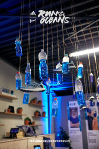 Der Run for the Oceans von adidas x Parley in Berlin. Im Bild Installation in der adidas Runbase.