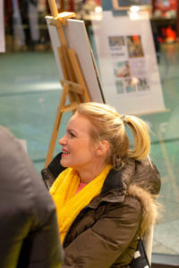 Eine Swap party auch Klamottentausch-Party genannant im Promod Store am Potsdamer Platz.