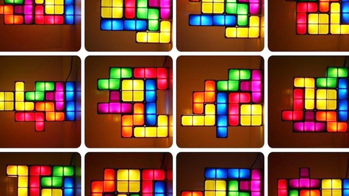 Eine Collage mit der Tetris Lampe von LECHM