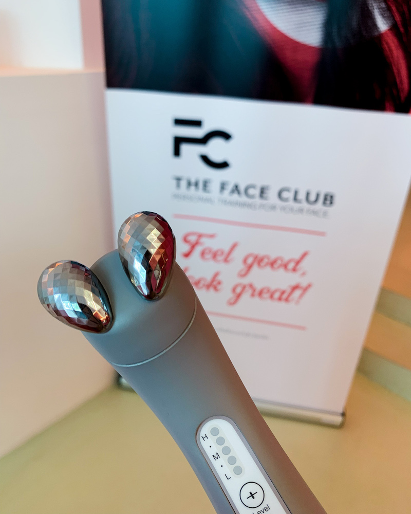 Jen testet im The Face Club berlin gesichtsyoga und Gesichtsgymnastik