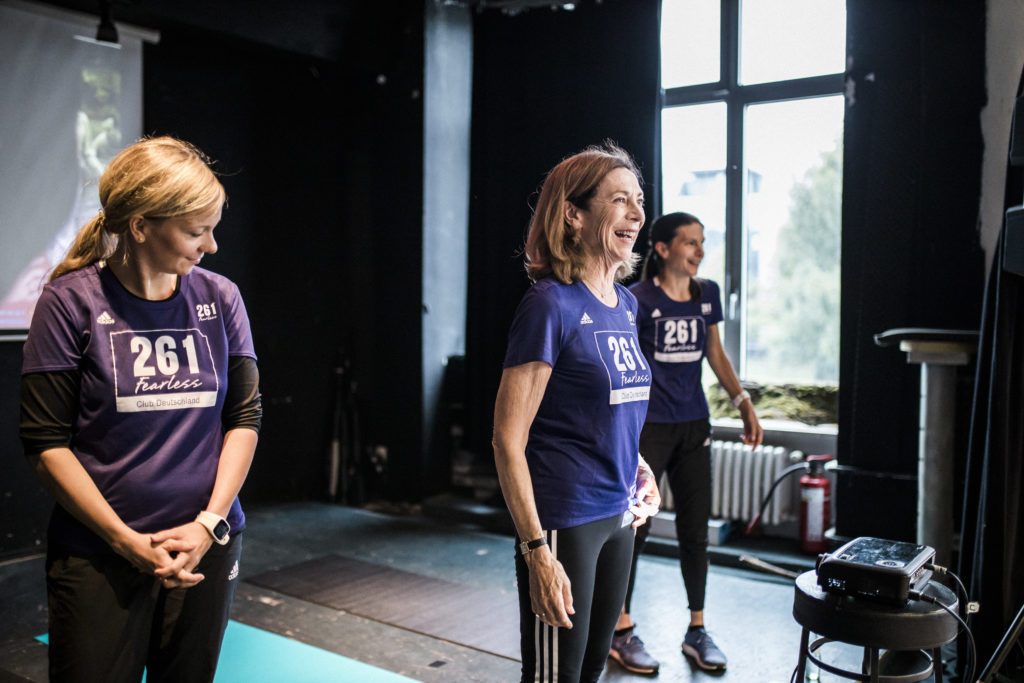 Kathrine Switzer bei Airbnb Entdeckungen Event für Berlin Marathon