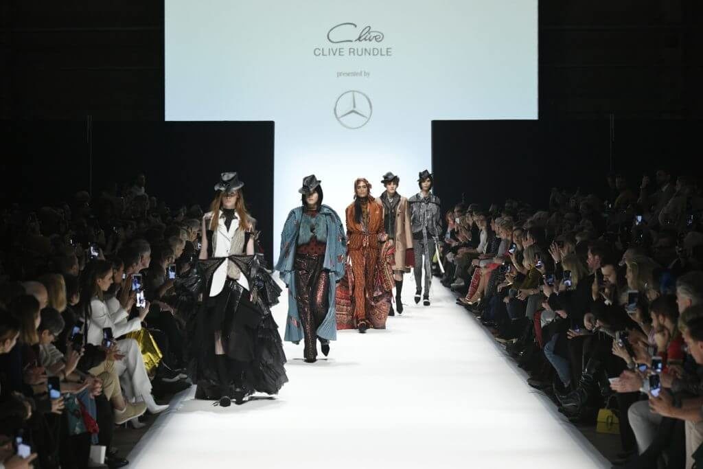 Fashion News mit Designer Clive Rundle während der Mercedes-Benz Fashion Week in Berlin im Januar für Herbst/Winter 2020/2021