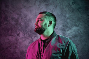 Fritz Kalkbrenner seitliches Portraitbild mit Farben