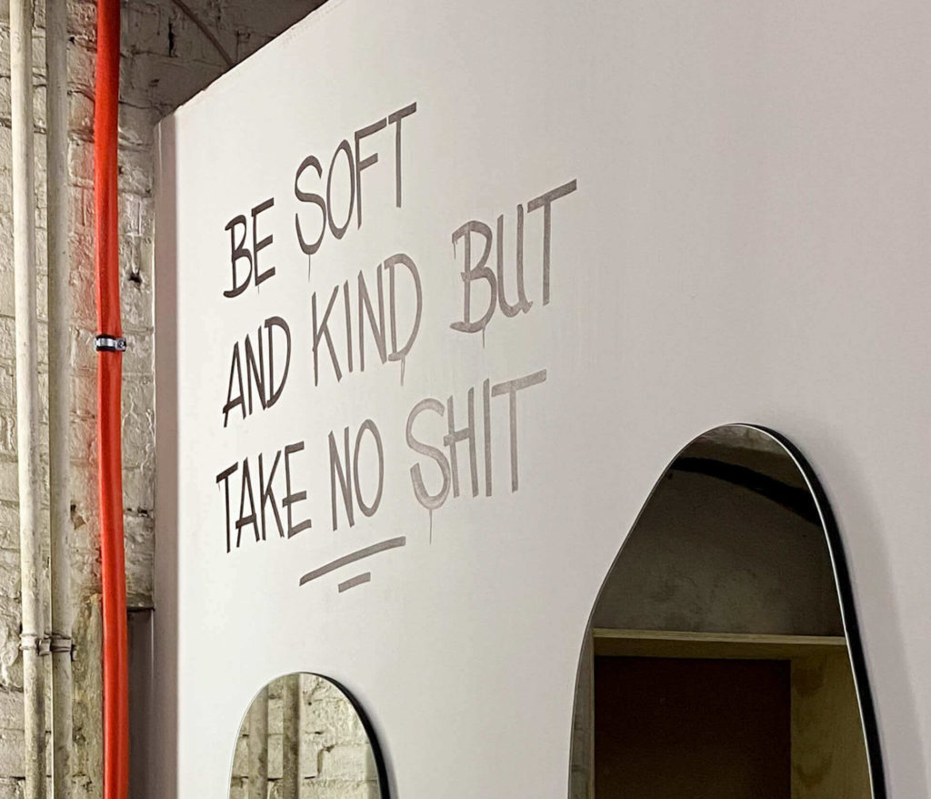 Kampagne XCHANGE mit adidas Originals für mehr Frauen in der Kunst im XCHANGE Space in Berlin Kreuzberg