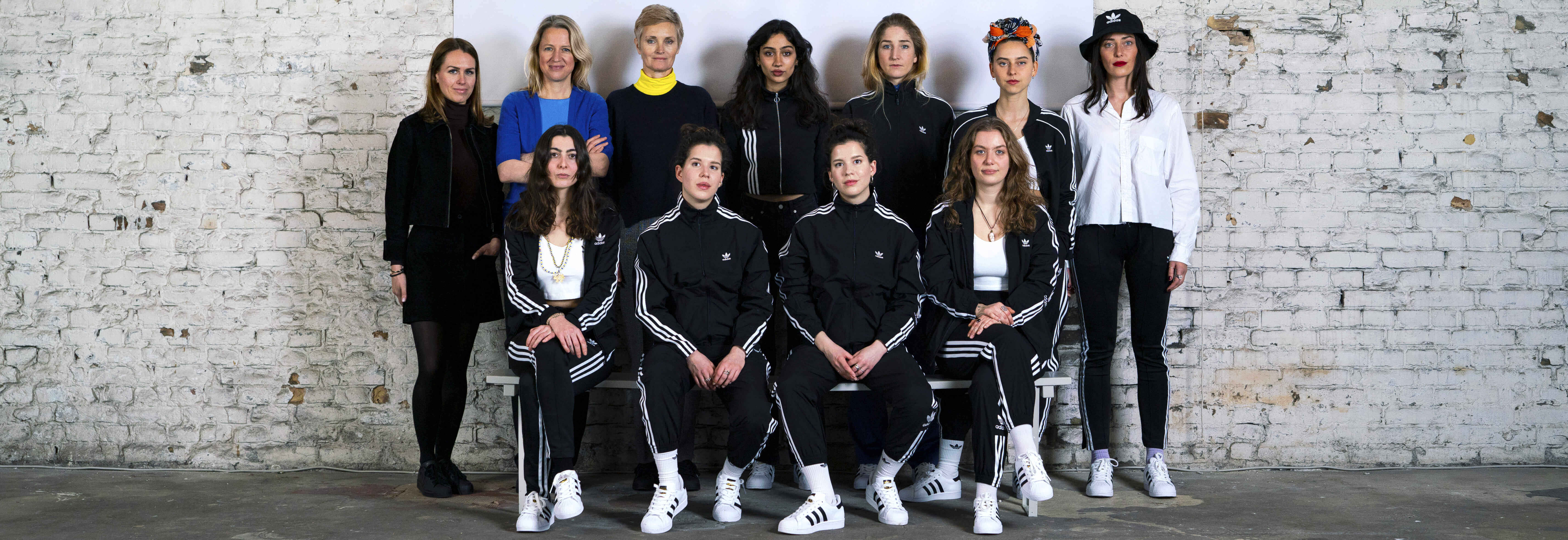 Kampagne XCHANGE mit adidas Originals für mehr Frauen in der Kunst zeigt acht Künstlerinnen und drei renommierte Frauen aus der Kunst im XCHANGE Space in Berlin Kreuzberg