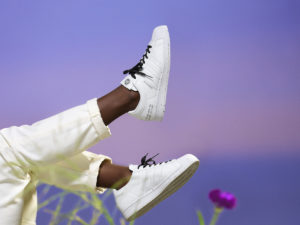adidas originals clean classics in den himmel gestreckt