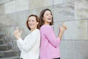 Die Gründerin Sarah Müggenburg und Victoria Engelhart im Overview Interview.