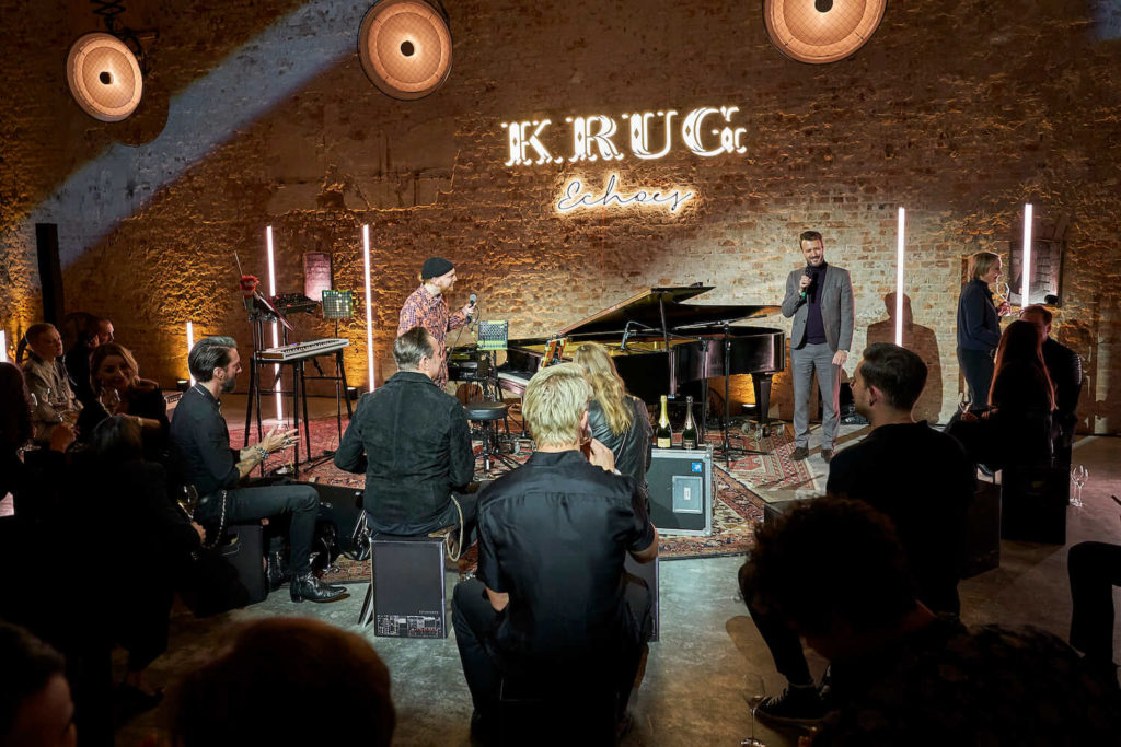 Niklas Paschburg auf dem Live-Event in berlin von Krug Champagner.