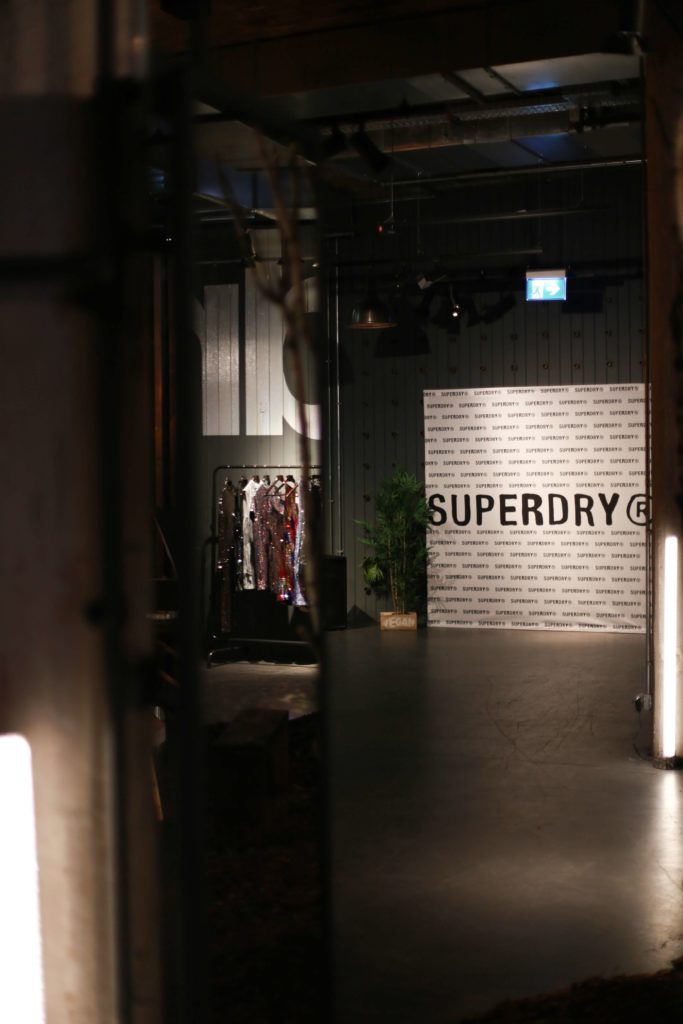 Die Marke Superdry hat einen Showroom in Berlin eröffnet. Bilder vom Showroom.