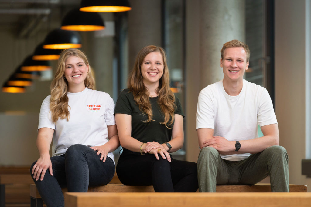 Das codary Gründerteam mit Antonia Schein, Amanda Maiwald und Nikolaj Bewer